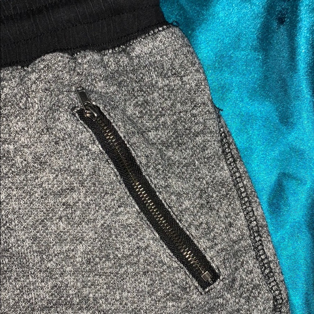 EUC Active USA joggers - Picture 2 of 4